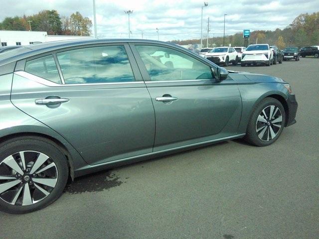 2021 nissan altima 2.5 sv