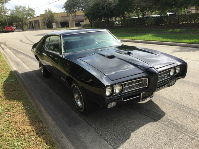 beautiful black on black--- 1969 pontiac gto --- fully restored