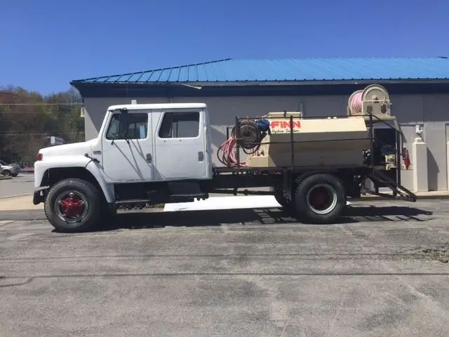 finn hydroseeder t60; international s-series 1700; truck; crew cab