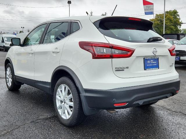 2022 nissan rogue sport s