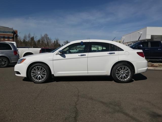 used 2012 chrysler 200 limited sedan eugene, or 97401 for sale in college crest, oregon