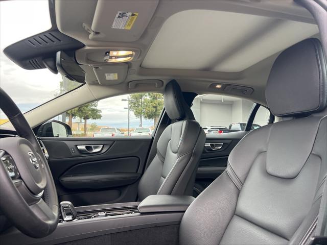 2024 volvo s60 b5 plus dark theme