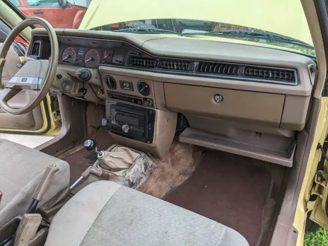 1983 subaru brat, dual range 4wd, 4 inch lift, weber carburator, with topper