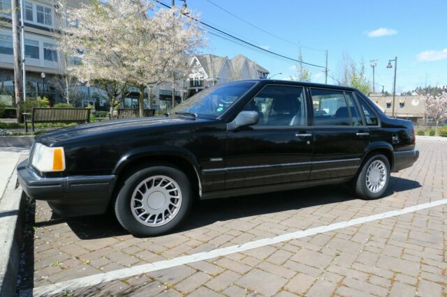 1991 volvo 940 se turbo, black, 203k miles