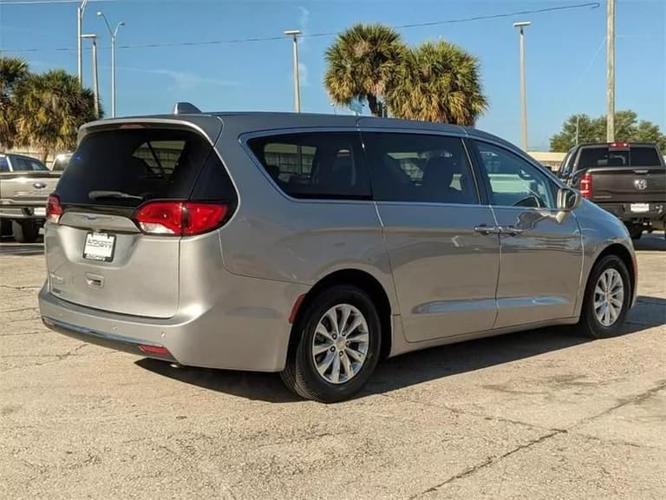 2018 chrysler pacifica touring plus minivan 4d in clearwater, florida
