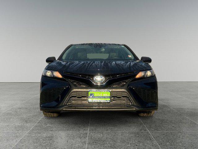 2022 toyota camry se