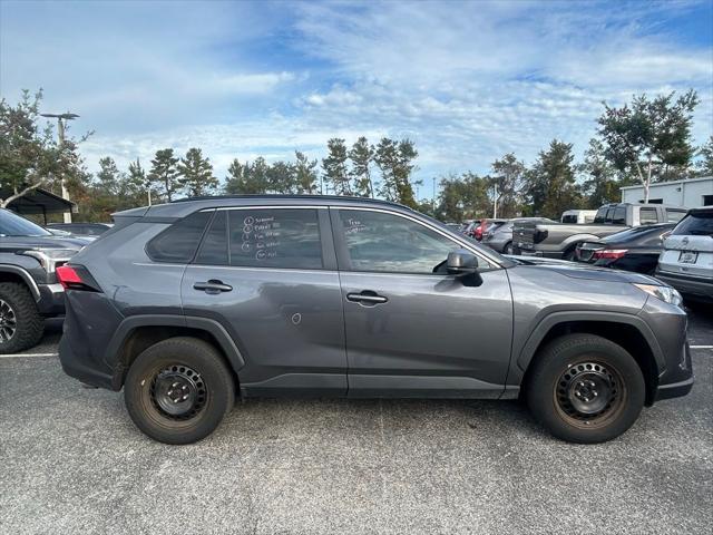 2021 toyota rav4 le