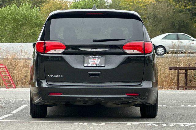 2023 chrysler voyager lx