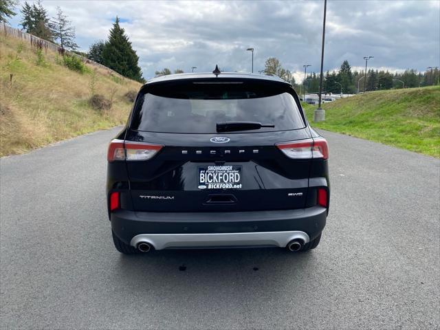 2022 ford escape titanium
