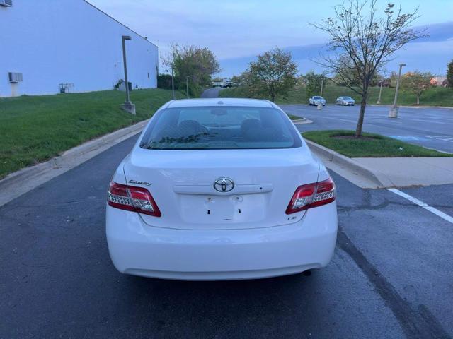2011 toyota camry le