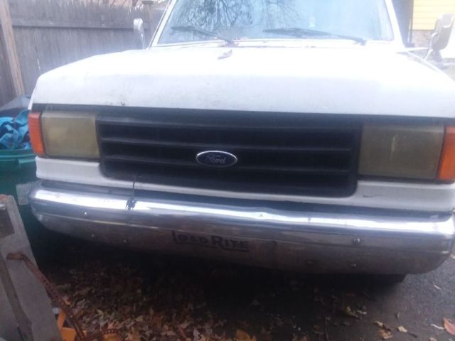 1988 ford f350 7.3 idi 5 speed diesel stake body/flatbed