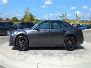 2023 Chrysler 300 touring l