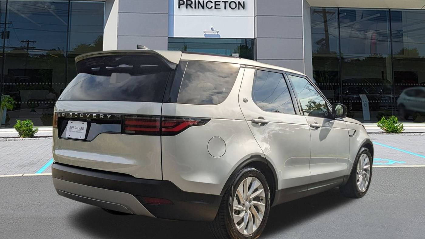 2024 land rover discovery p300 s