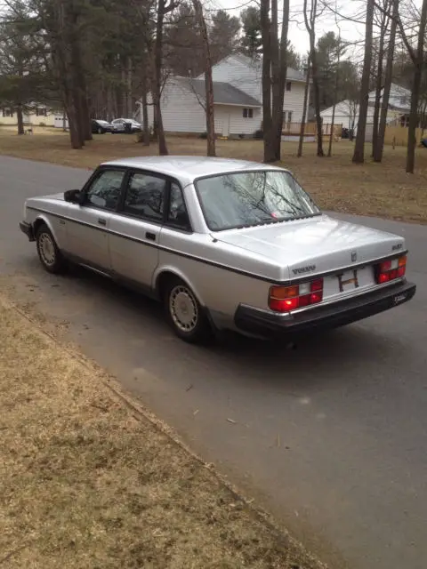 1992 volvo 240 with manual transmission
