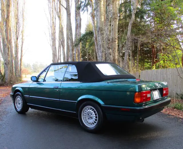 318i convertible - 5 speed - rare colour - low mileage - mint condition - e30