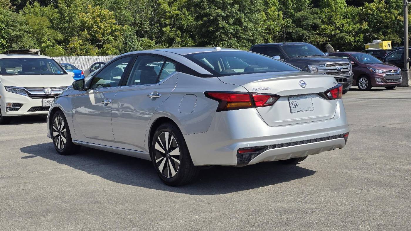 2022 nissan altima 2.5 sv