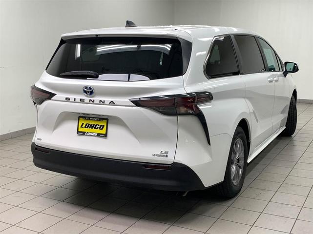 2023 toyota sienna le