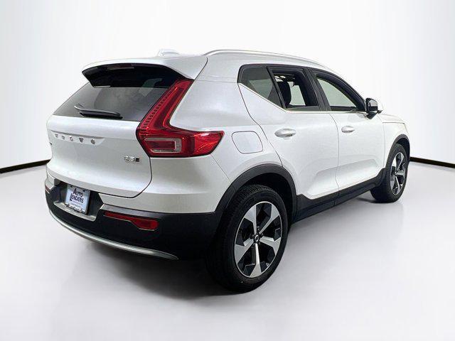 2023 volvo xc40 b5 plus bright theme