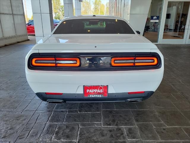 2019 dodge challenger sxt
