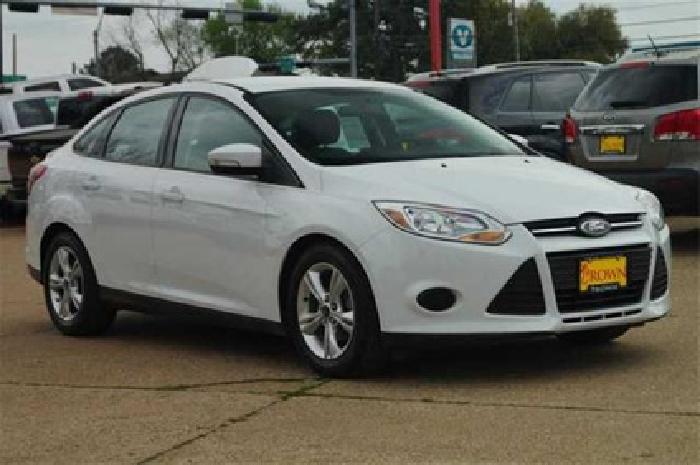 2014 ford focus white, 33k miles in tyler, tx