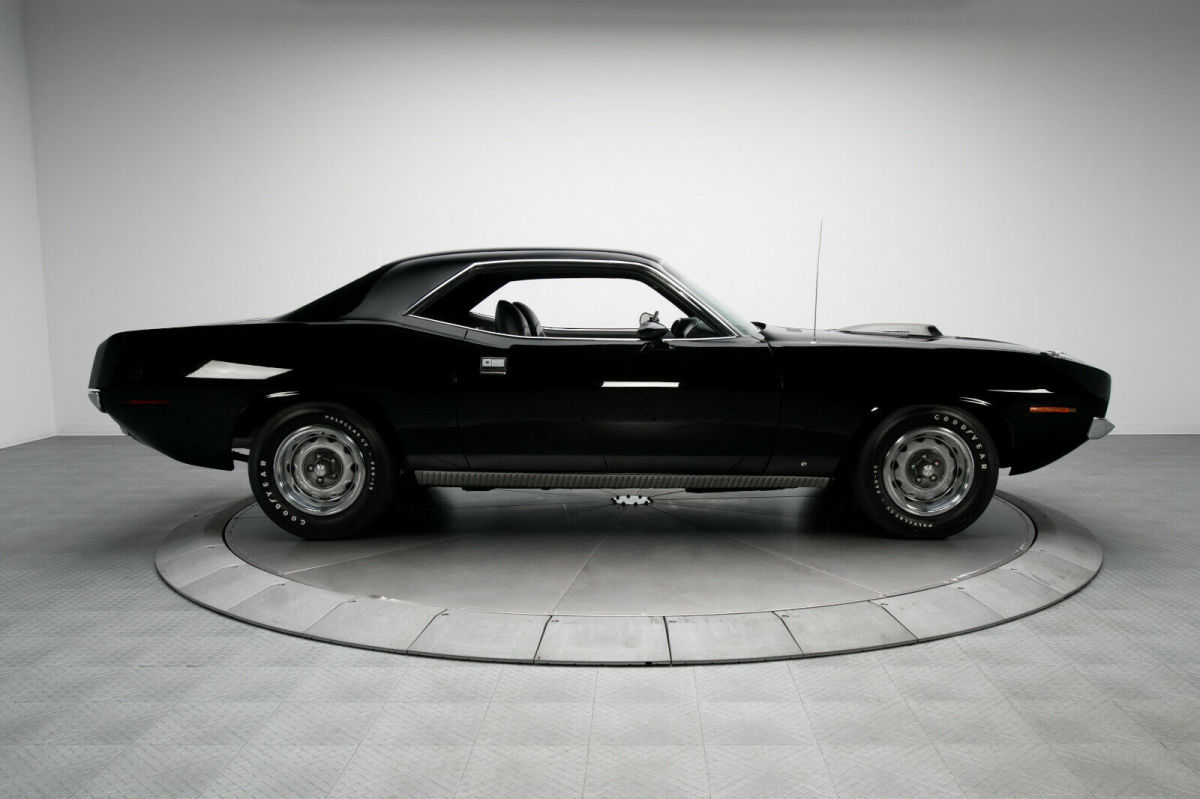 1970 plymouth 426 hemi-cuda. factory correct w/4-speed manual & rare track pak!