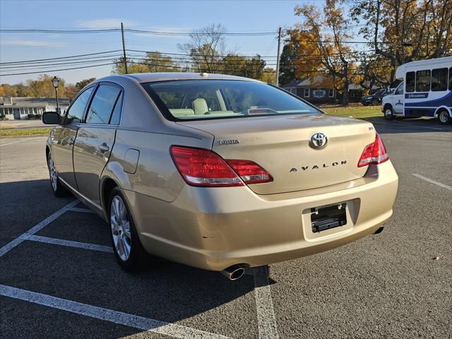 2010 toyota avalon xls