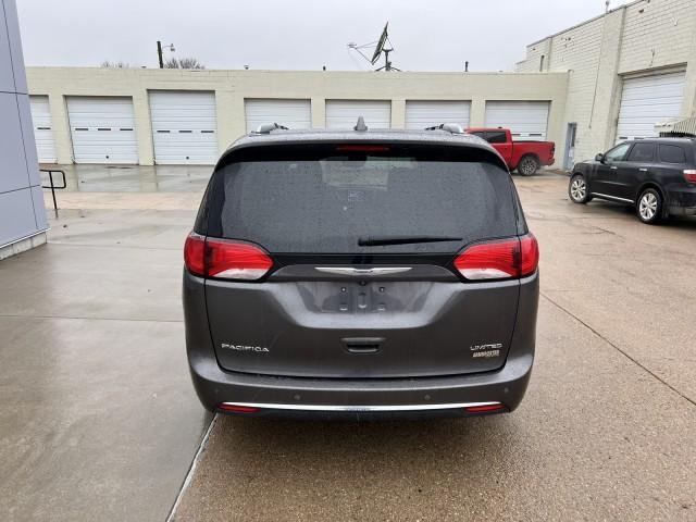 2017 chrysler pacifica limited