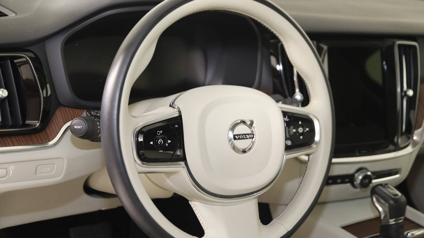 2021 volvo s60 t6 momentum