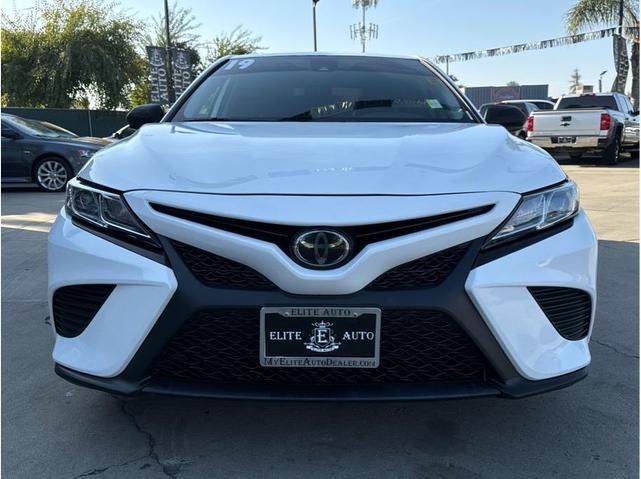 2019 toyota camry se