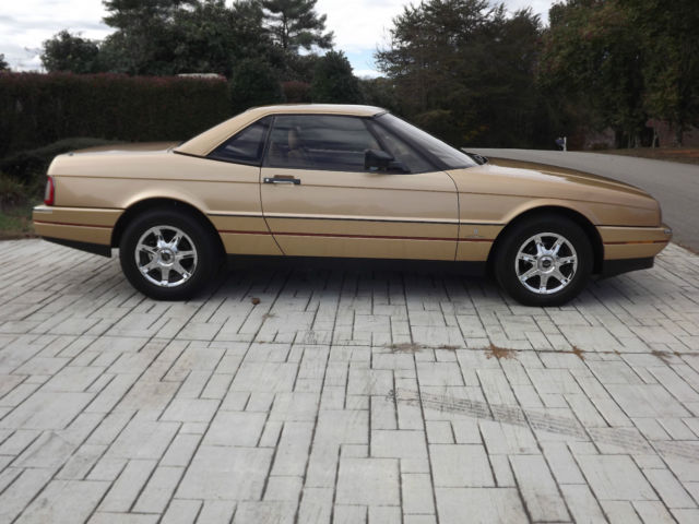 1987 cadillac allante convertible with hardtop...rare & classic style !