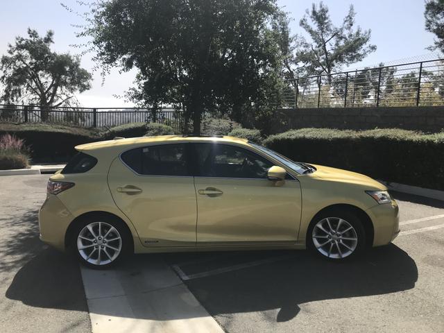 2012 lexus ct 200h premium