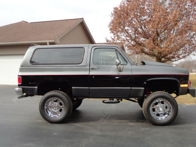 very nicely restored in/out up/down lifted 1988 k5 blazer