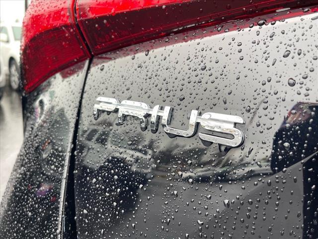 2021 toyota prius le