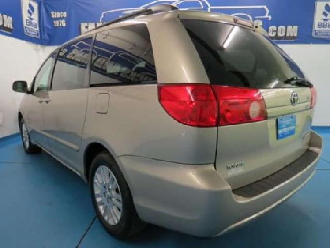 2010 toyota sienna rear ent sys sunroof fwd in denver, co