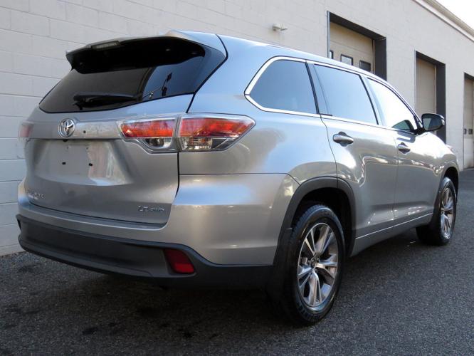used 2016 toyota highlander le plus v6 glen mills, pa 19342 for sale in glen mills, pennsylvania