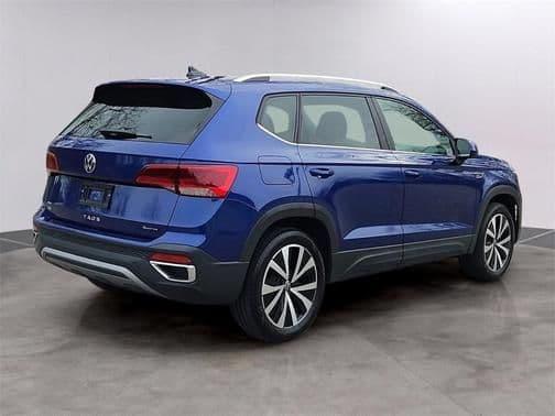 2022 volkswagen taos 1.5t se in stratham, new hampshire