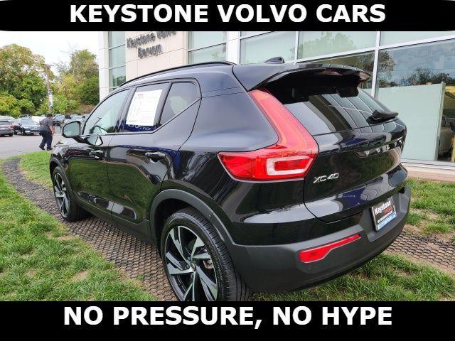 2022 volvo xc40 t5 r-design