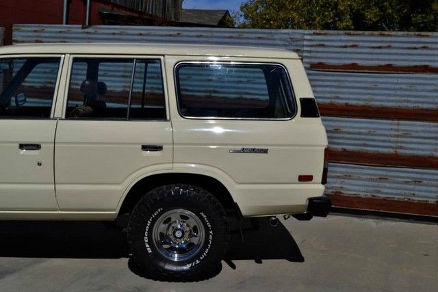 fj60~fresh re-spray~rebuilt engine~updated interior~power steering