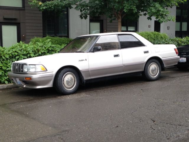 toyota crown royal saloon