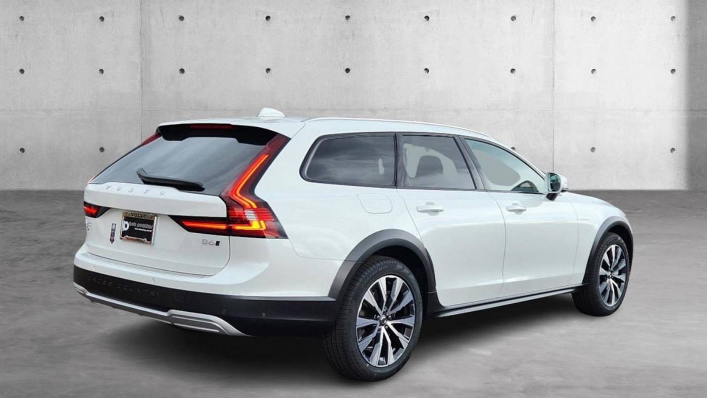2024 volvo v90 cross country b6 plus