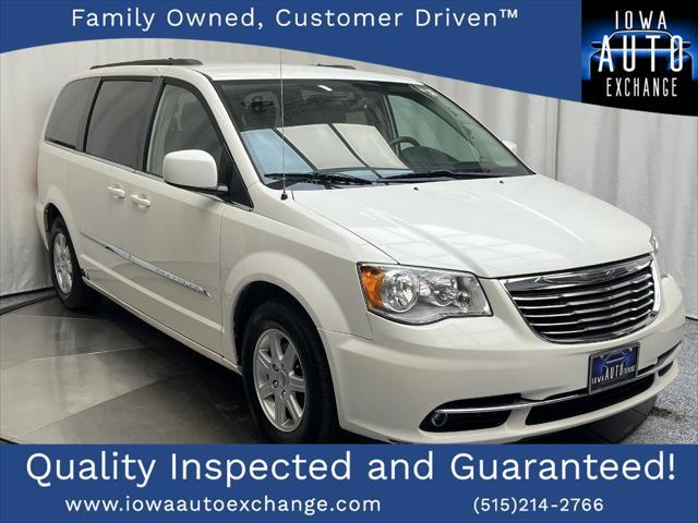 2012 chrysler town & country touring
