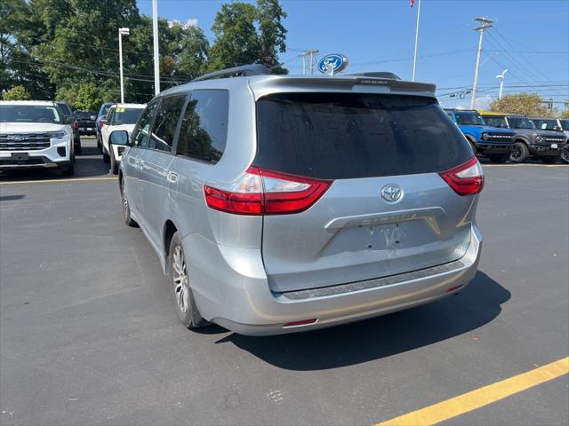 2019 toyota sienna xle