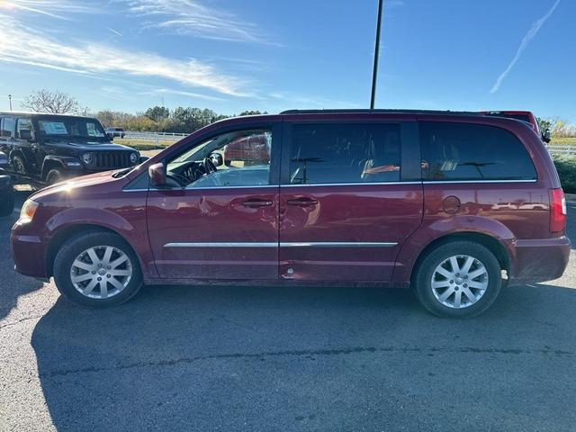 2016 chrysler town & country touring