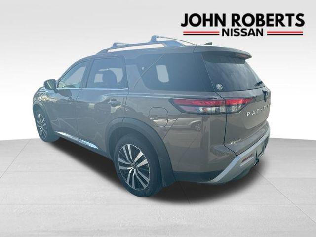 2023 nissan pathfinder plat