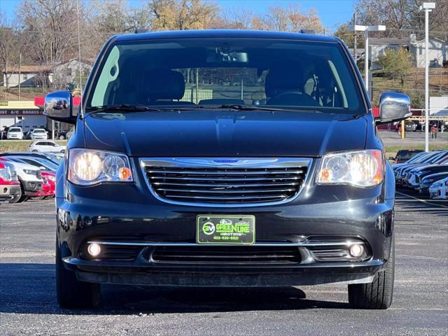 2015 chrysler town & country touring-l