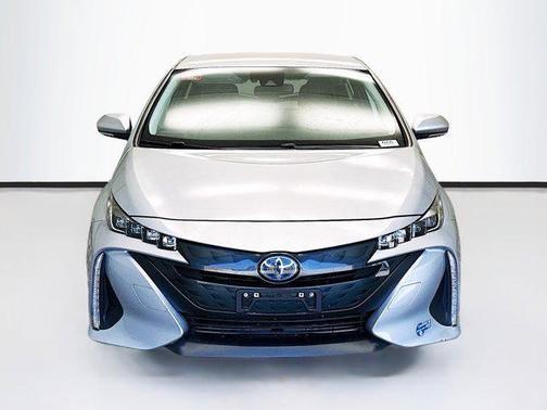 2022 toyota prius prime