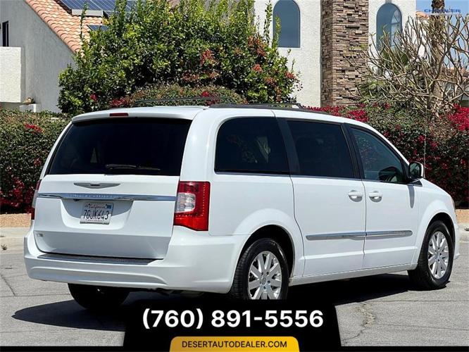 2014 chrysler town & country in palm desert, california