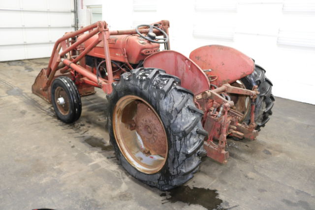 1958 red runs hydraulics work farm bucket!