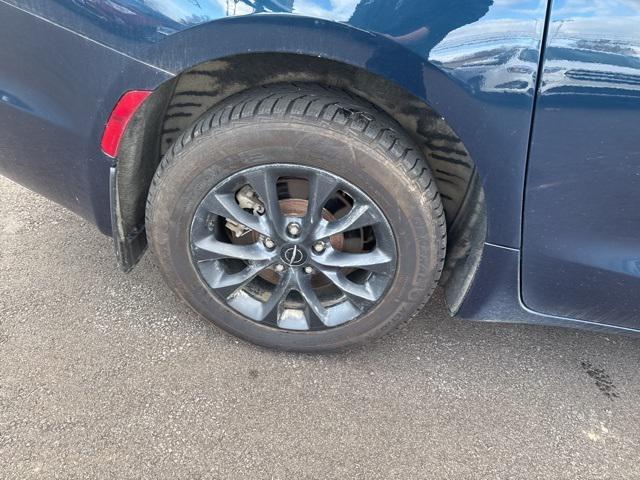 2021 chrysler pacifica touring awd