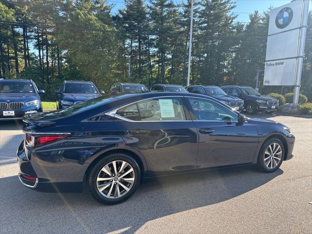2021 lexus es 300h base